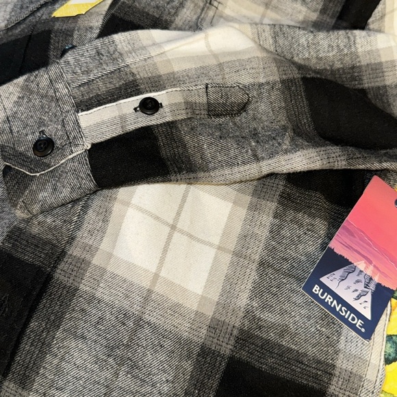 Burnside
Long Sleeve Hooded‎ Flannel
Black - 8 - Picture 3 of 6